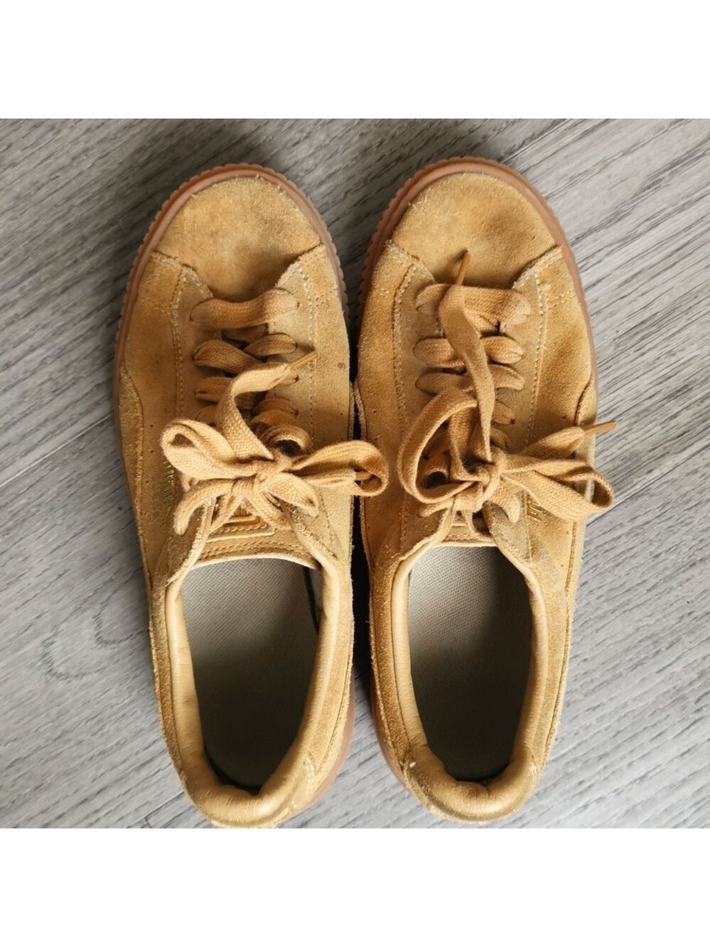 Puma Suede Platform SD JR Oatmeal Gold Trainers. Unisex. Women's 7.5. EUC